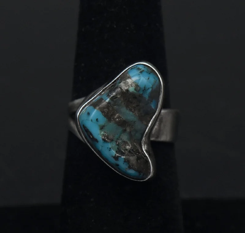 Rings with raw topaz for icy charm -Vintage Handmade Sterling Silver Turquoise Ring - Size 6.25