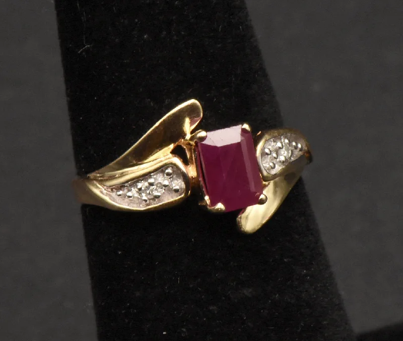 Rings with starburst topaz for radiant beauty -Vintage 14k Gold Ruby and Diamond Ring - Size 5