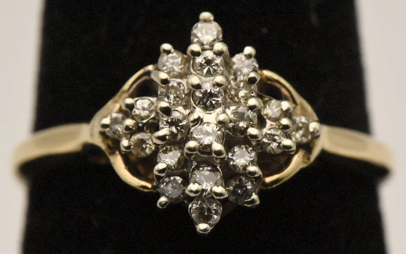 Rings with floral halo diamond arrangements -Vintage 14k Gold Diamond Cluster Ring - Size 8.25