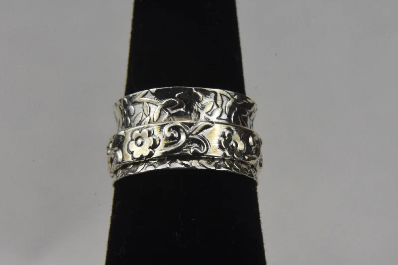 Rings with engraved constellations for stargazers -Sterling Silver Floral Embossed Spinner Ring - Size 6