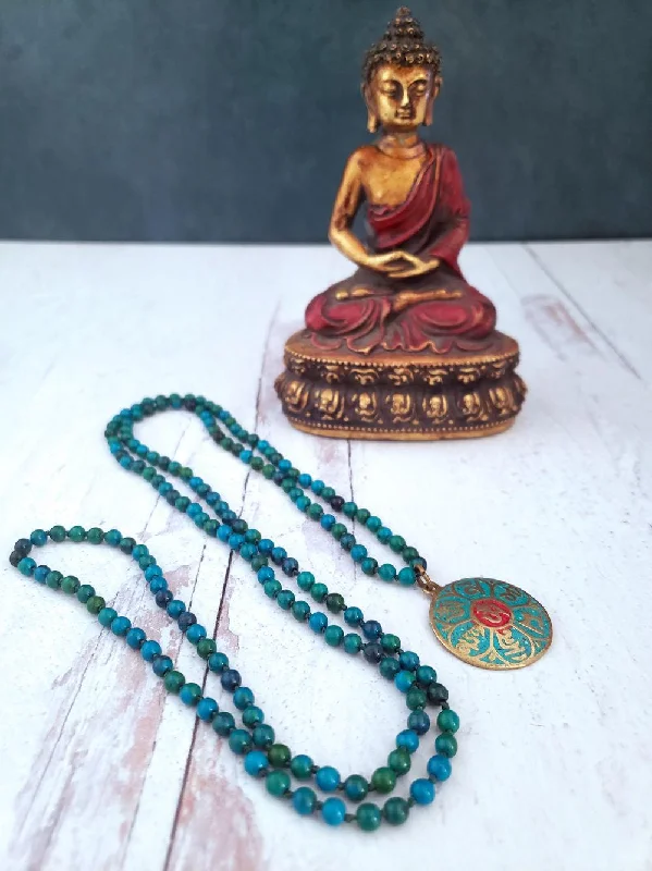 Necklaces and pendants with leaf-shaped designs for an earthy, organic feel-Crystal pendant necklaces for spiritual healing -Mantra Necklace - Om Mani Padme Hum