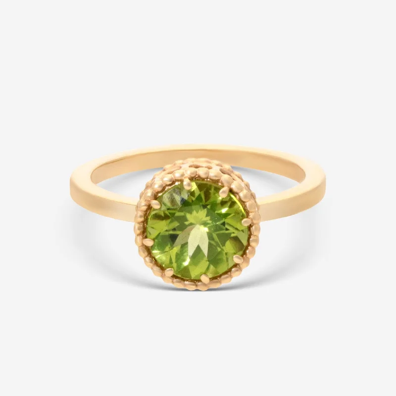 Rings with engraved constellations for stargazers -Nanis 18K Yellow Gold Peridot Ring Sz. 6.75 AH22-560