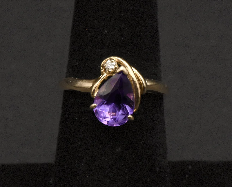 Rings with shield-shaped stones for boldness -Vintage 14K Gold Amethyst and Diamond Ring - Size 6.5