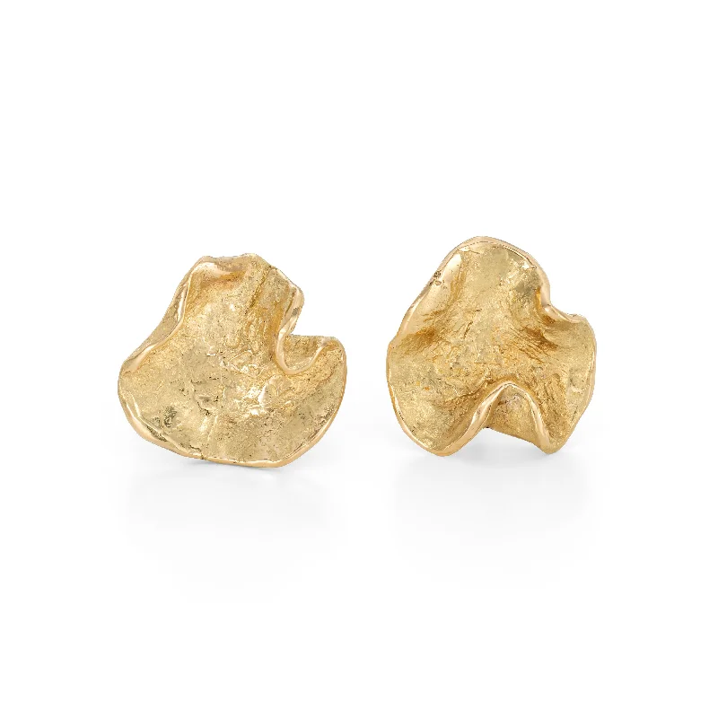 Medium hoop earrings for an everyday look with the perfect balance of style-Wave Studs 18ct Gold